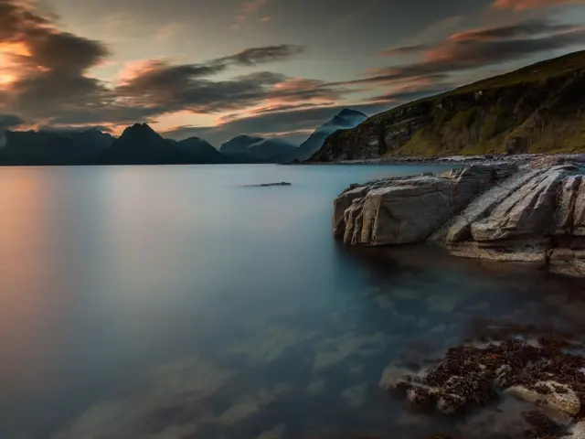 Golden Hour Photography: 12 Pro Tips To Capture Dreamy Light Every Time